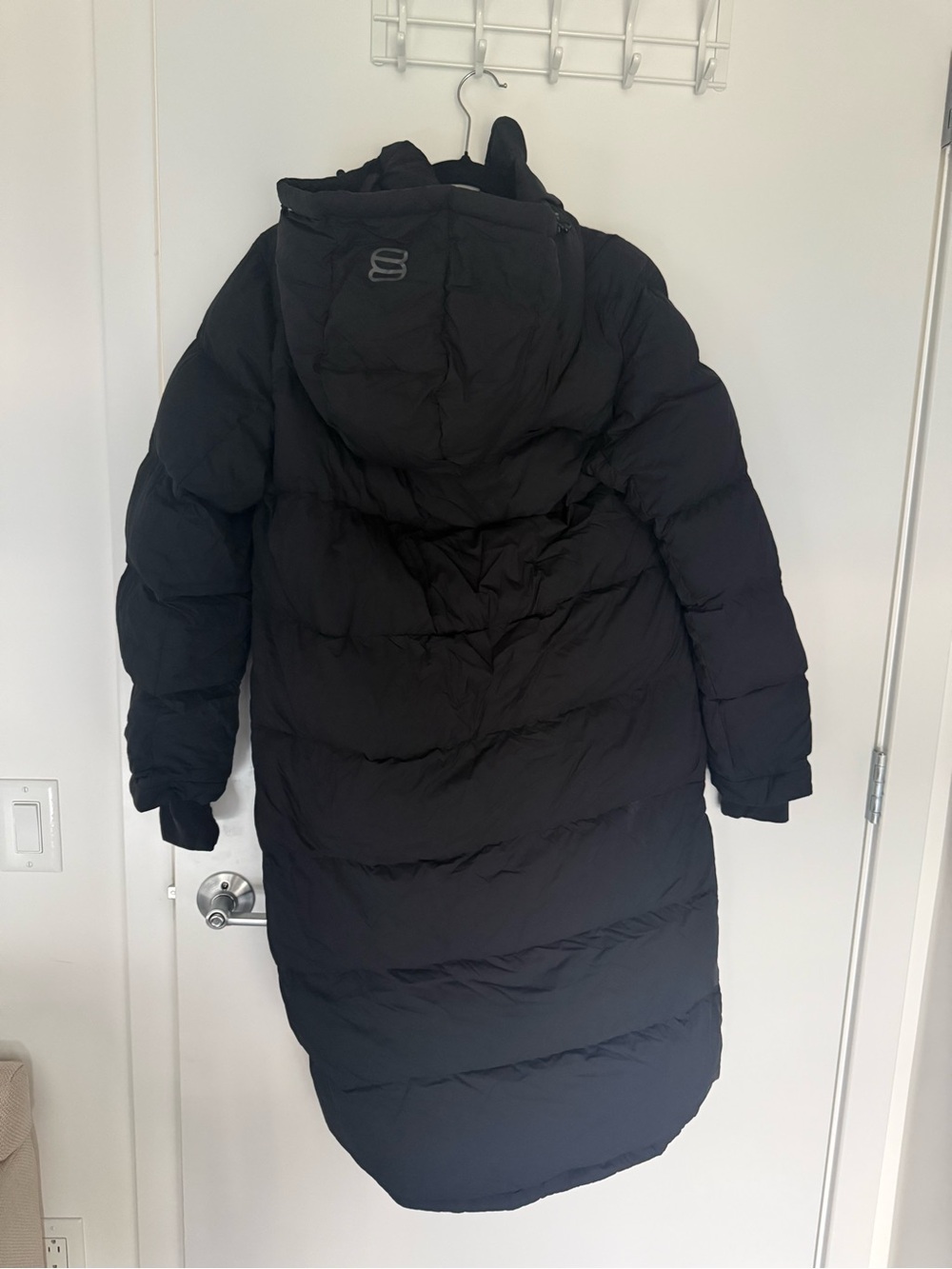 Aritzia Long Hooded Puffer Coat - Black - Picture 3 of 4